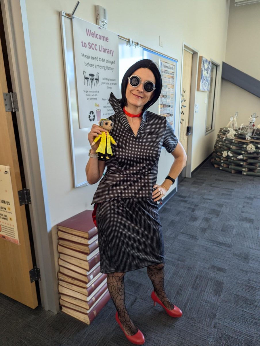 Solano College had its 2nd Annual Halloween Contest, hosted by Erin Duane, Librarian, LR10 instructor, and Halloween lover.