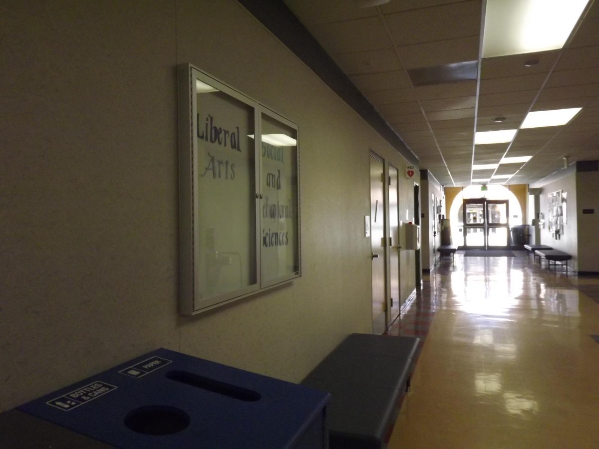 The main hallway of the 700 Humanities building.